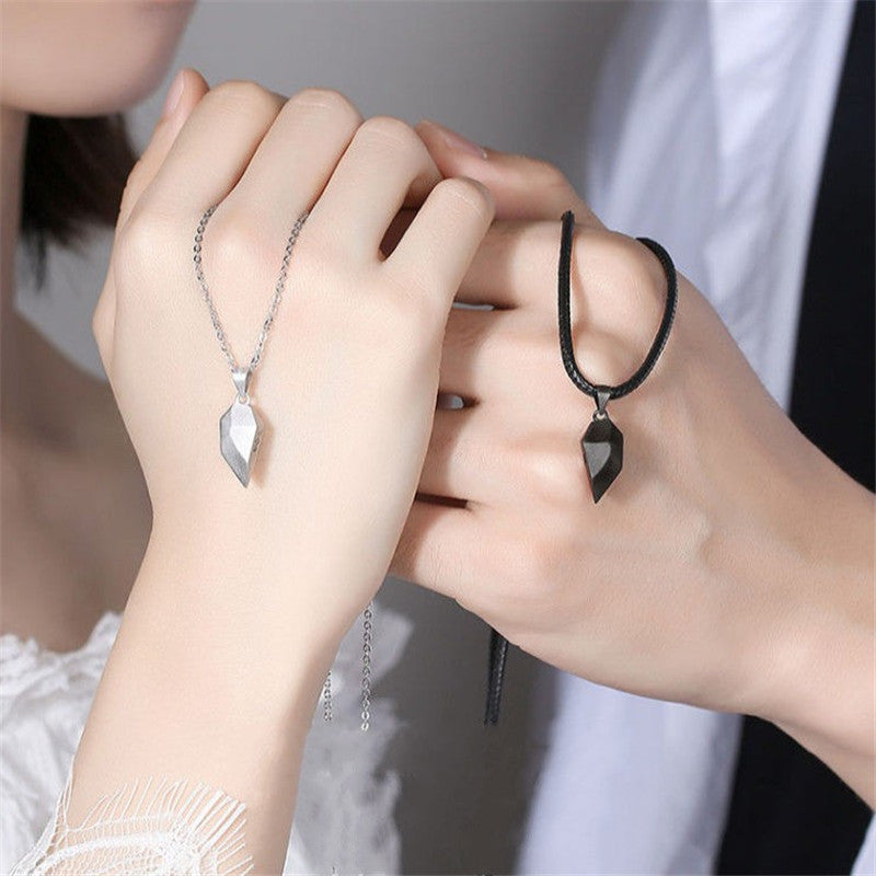 Neo Gothic Metal Necklaces for Lovers' Parties (Pair)