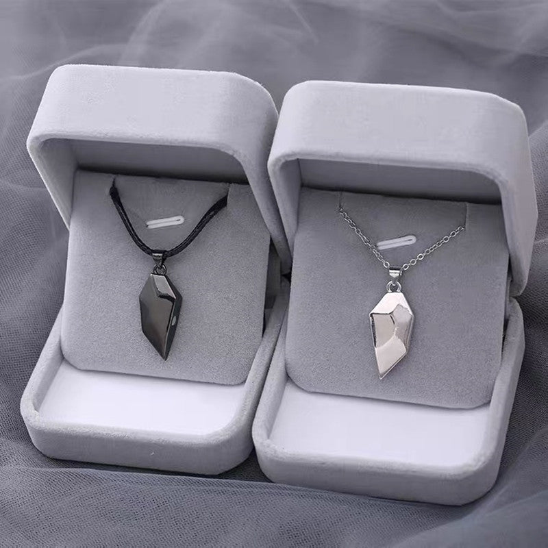 Neo Gothic Metal Necklaces for Lovers' Parties (Pair)